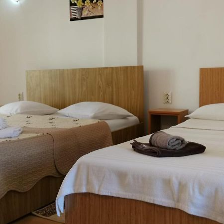 Vila Alphecca Костинешти Экстерьер фото