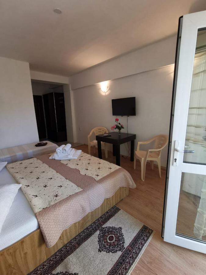 Vila Alphecca Костинешти Экстерьер фото