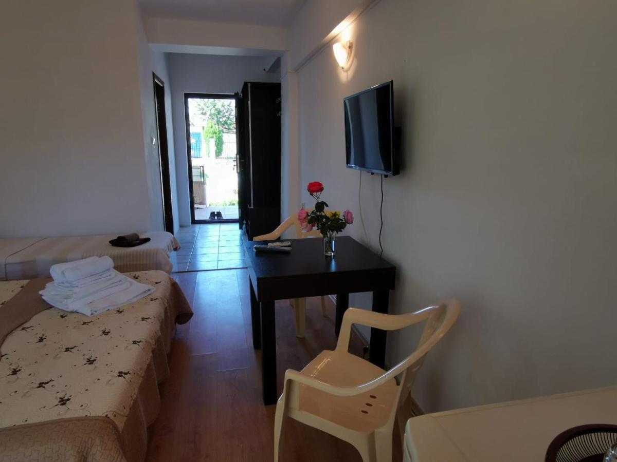 Vila Alphecca Костинешти Экстерьер фото
